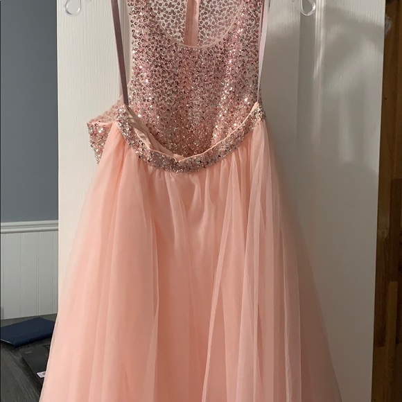 PROM DRESS- PRICE NEGOTIABLE - Picture 4 of 5